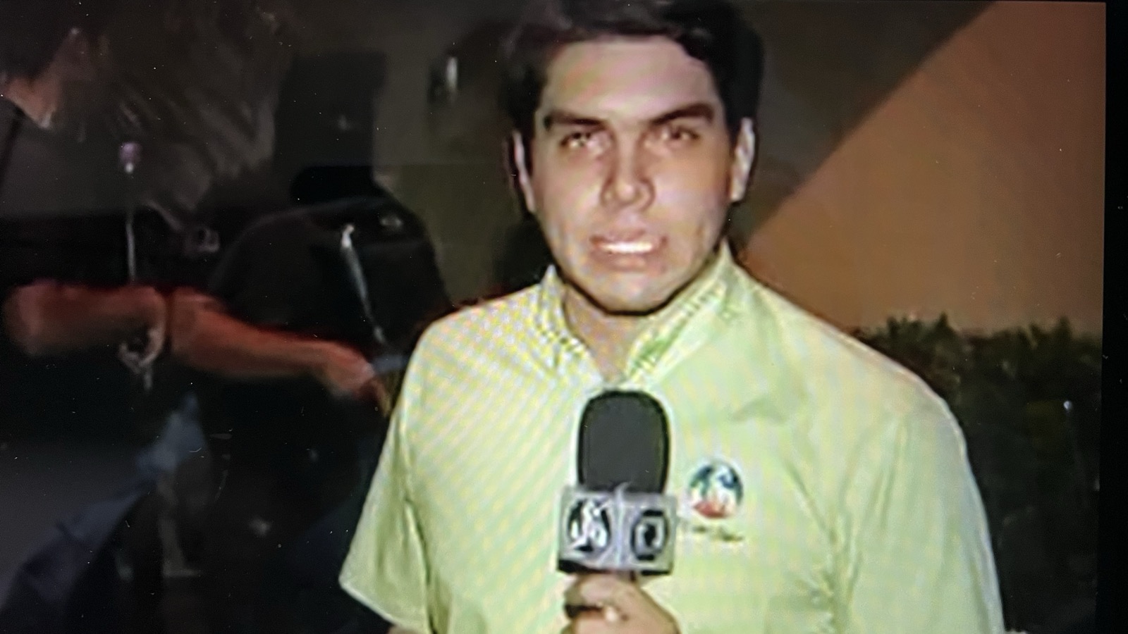 Clayton Pascarelli em reportagem, início de carreira