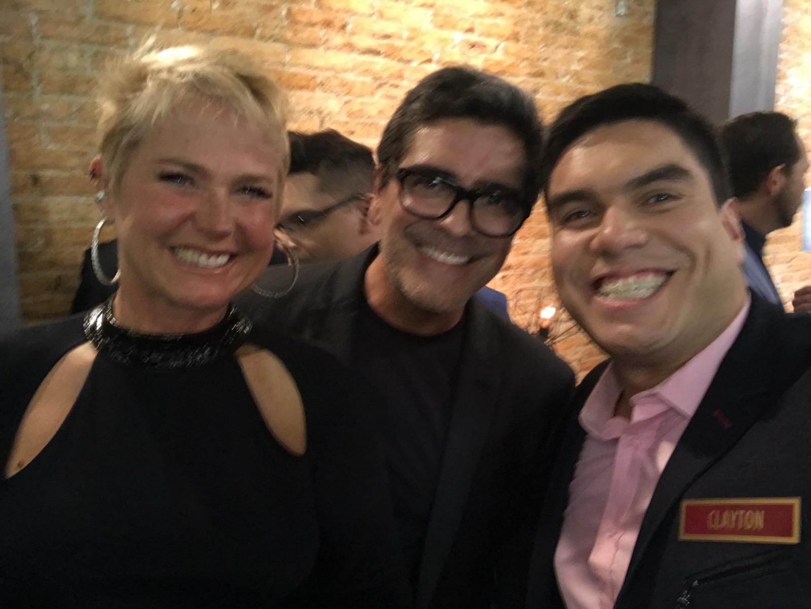 Clayton Pascarelli com Xuxa Meneghel, no bastidor do Canta Comigo
